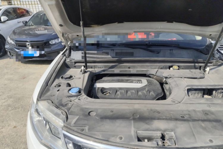 Used Geely Auto Emgrand X7 Sport 2016 2.0L Manual ZhiShang Version Engine Bay Right