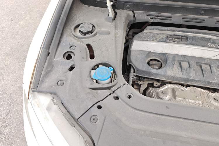 Used Geely Auto Emgrand X7 Sport 2016 2.0L Manual Smart Connect Version Engine Bay Right