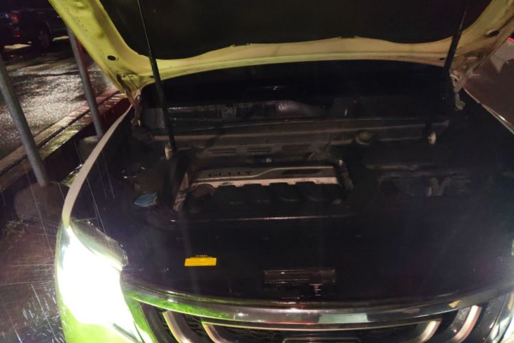 Used Geely Auto Emgrand X7 Sport 2016 1.8TD Automatic ZhiZun Version Engine Bay Right