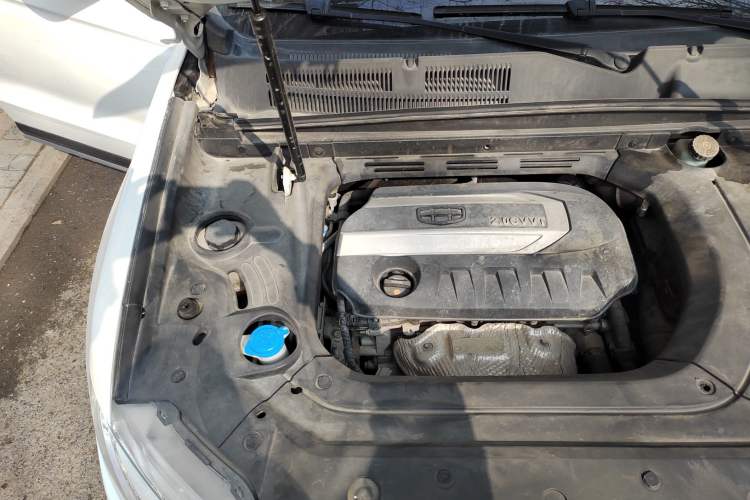 Used Geely Auto Emgrand X7 Sport 2016 2.0L Manual Smart Connect Version Engine Bay Right