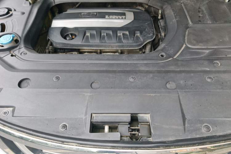 Used Geely Auto Emgrand X7 Sport 2016 2.0L Manual Smart Connect Version Engine Bay