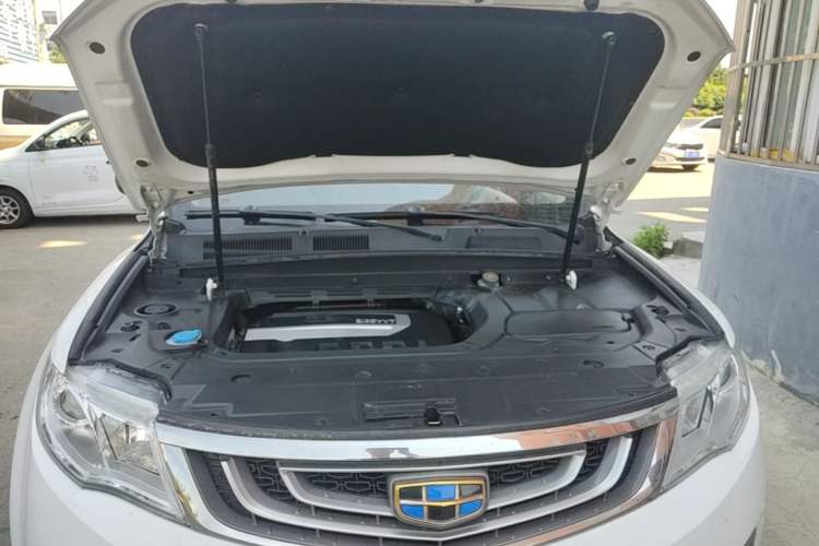 Used Geely Auto Emgrand X7 Sport 2016 2.0L Manual ZhiShang Version Engine Bay