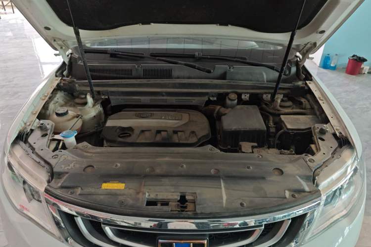 Used Geely Auto Emgrand X7 Sport 2016 2.0L Manual ZhiShang Version Engine Bay