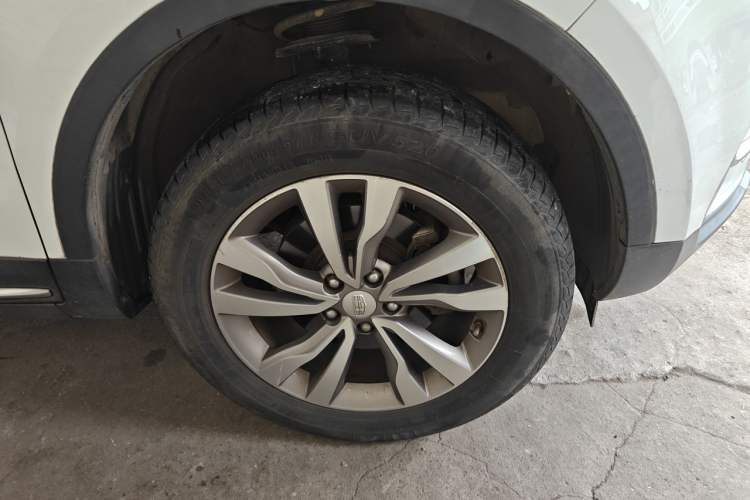 Used Geely Auto Emgrand X7 Sport 2016 2.0L Manual ZhiShang Version Exterior 1