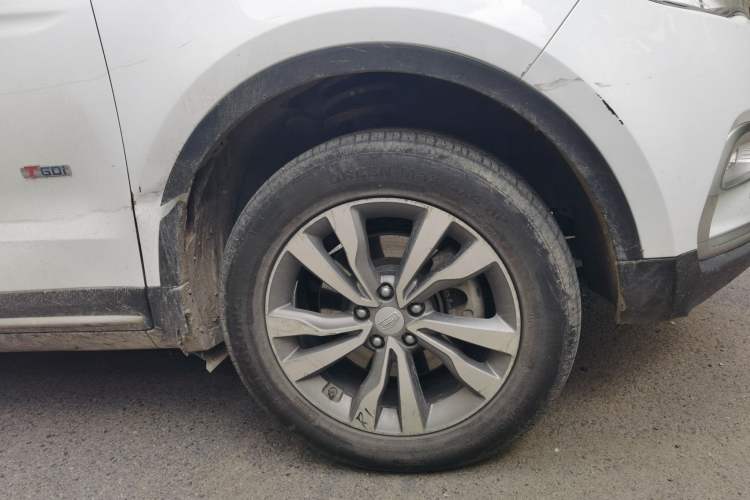 Used Geely Auto Emgrand X7 Sport 2016 1.8TD Automatic ZhiShang Model Exterior 1