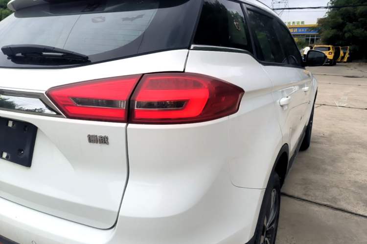 Used Geely Auto Emgrand X7 Sport 2016 1.8TD Automatic Smart Connectivity Version Exterior 3