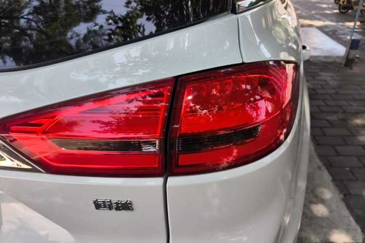 Used Geely Auto Emgrand X7 Sport 2016 1.8TD Automatic Smart Connectivity Version Exterior 3