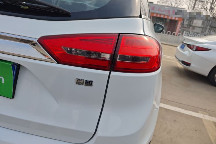 Used Geely Auto Emgrand X7 Sport 2016 2.0L Manual ZhiShang Version Exterior 3