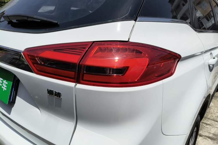 Used Geely Auto Emgrand X7 Sport 2016 1.8TD Automatic Smart Connectivity Version Exterior 3