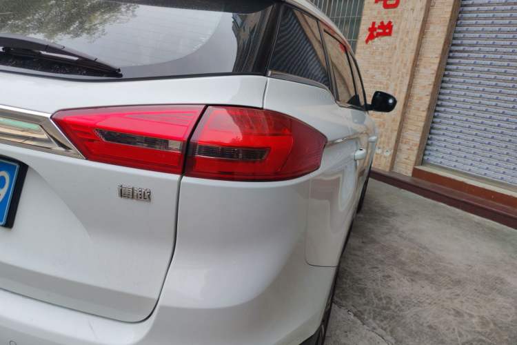 Used Geely Auto Emgrand X7 Sport 2016 1.8TD Automatic ZhiShang Model Exterior 3