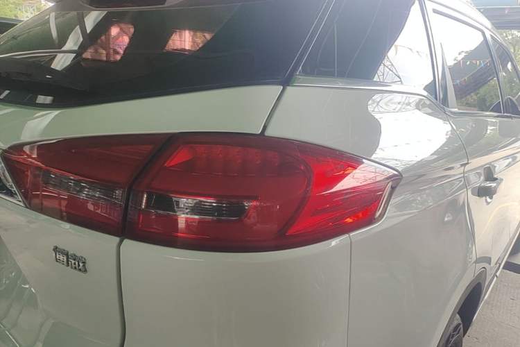 Used Geely Auto Emgrand X7 Sport 2016 1.8TD Automatic Smart Model Exterior 3