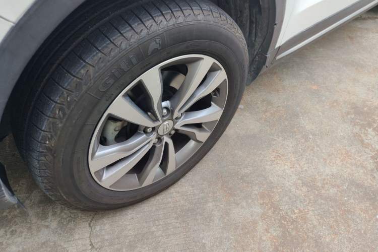 Used Geely Auto Emgrand X7 Sport 2016 1.8TD Automatic ZhiShang Model Exterior 4