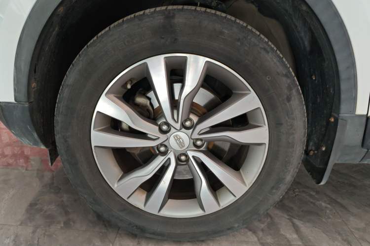 Used Geely Auto Emgrand X7 Sport 2016 2.0L Manual ZhiShang Version Exterior 4