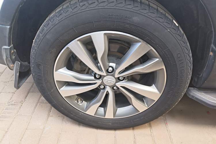 Used Geely Auto Emgrand X7 Sport 2016 2.0L Manual ZhiShang Version Exterior 5