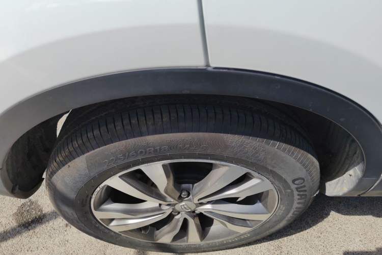 Used Geely Auto Emgrand X7 Sport 2016 1.8TD Automatic ZhiZun Version Exterior 5