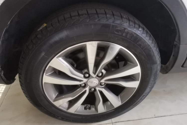 Used Geely Auto Emgrand X7 Sport 2016 2.0L Manual ZhiShang Version Exterior 5