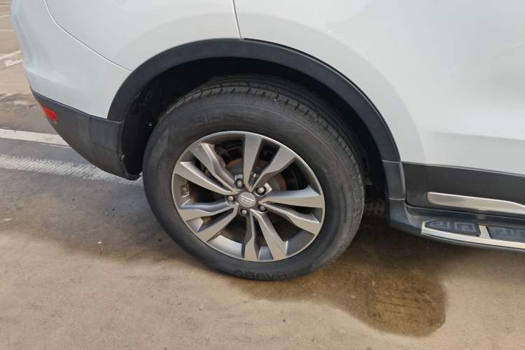 Used Geely Auto Emgrand X7 Sport 2016 2.0L Manual ZhiShang Version Exterior 5