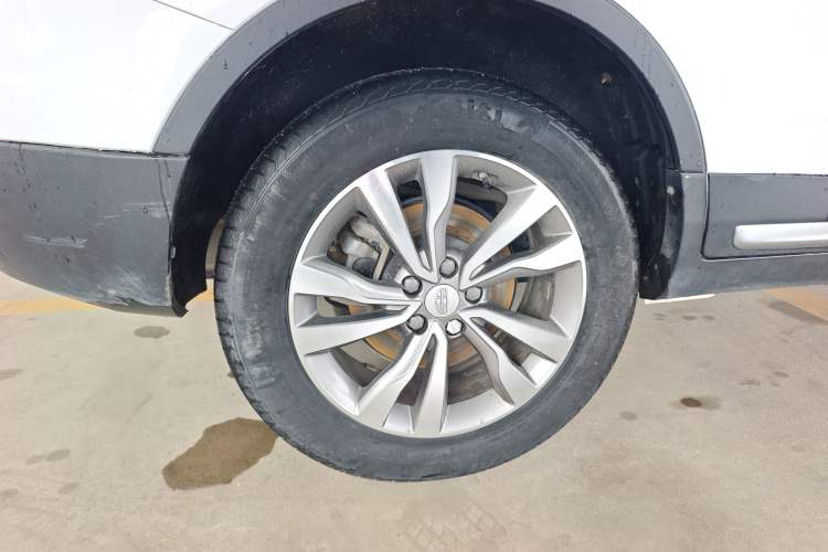 Used Geely Auto Emgrand X7 Sport 2016 2.0L Manual ZhiShang Version Exterior 5
