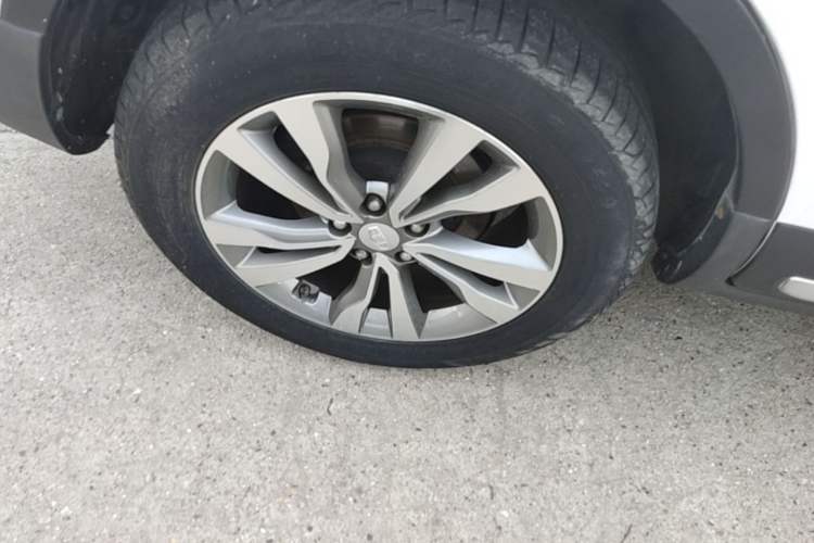 Used Geely Auto Emgrand X7 Sport 2016 2.0L Manual ZhiShang Version Exterior 5