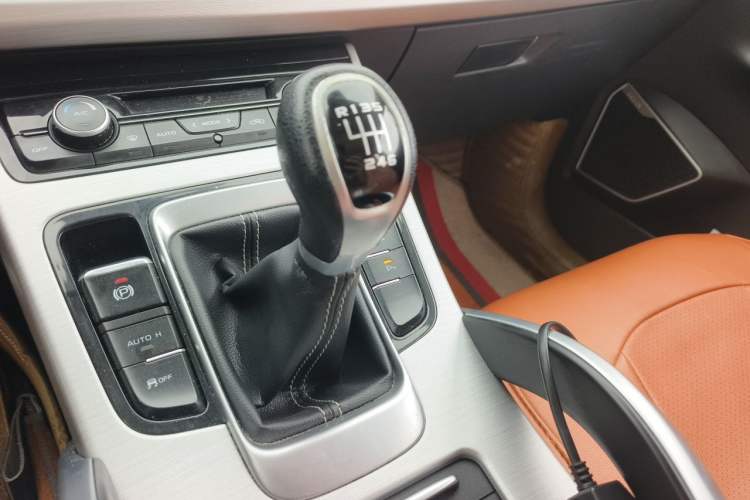 Used Geely Auto Emgrand X7 Sport 2016 2.0L Manual Smart Connect Version Gear Lever