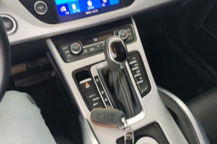 Used Geely Auto Emgrand X7 Sport 2016 1.8TD Automatic ZhiShang Model Gear Lever