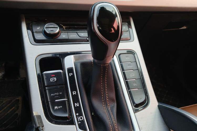 Used Geely Auto Emgrand X7 Sport 2016 1.8TD Automatic ZhiZun Version Gear Lever