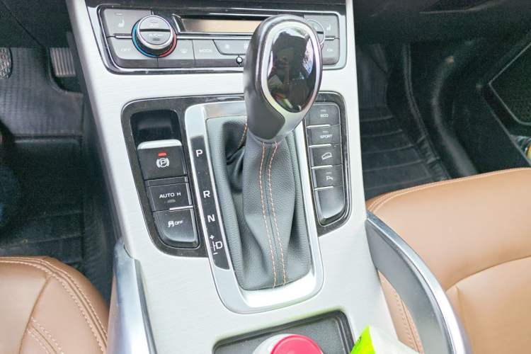 Used Geely Auto Emgrand X7 Sport 2016 1.8TD Automatic ZhiZun Version Gear Lever