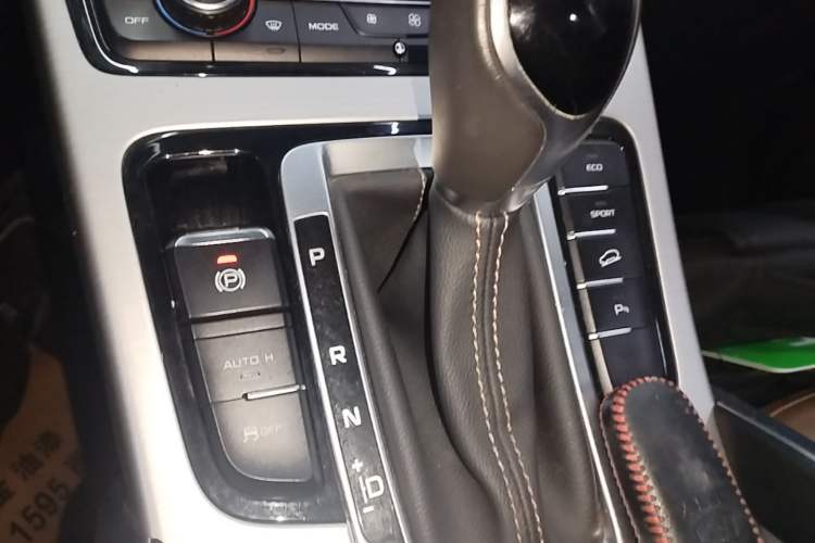 Used Geely Auto Emgrand X7 Sport 2016 1.8TD Automatic ZhiZun Version Gear Lever