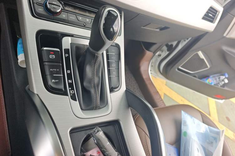 Used Geely Auto Emgrand X7 Sport 2016 1.8TD Automatic ZhiZun Version Gear Lever