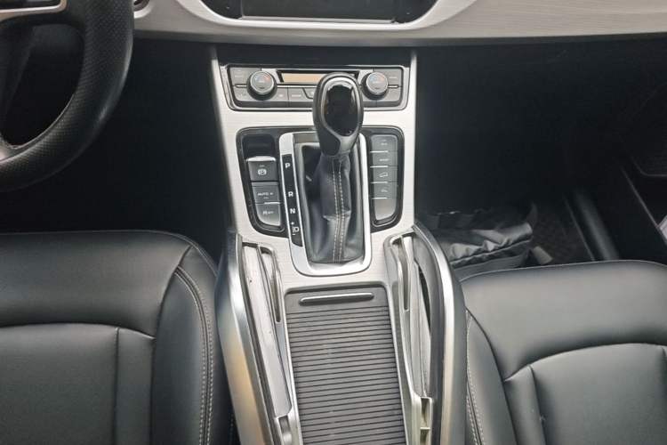 Used Geely Auto Emgrand X7 Sport 2016 1.8TD Automatic Smart Connectivity Version Gear Lever