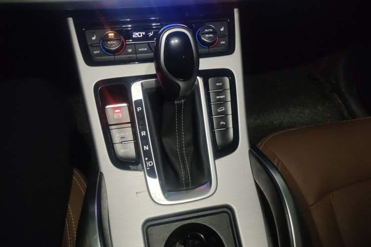 Used Geely Auto Emgrand X7 Sport 2016 1.8TD Automatic ZhiZun Version Gear Lever