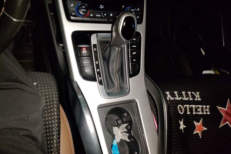 Used Geely Auto Emgrand X7 Sport 2016 1.8TD Automatic ZhiZun Version Gear Lever