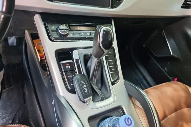 Used Geely Auto Emgrand X7 Sport 2016 1.8TD Automatic ZhiZun Version Gear Lever