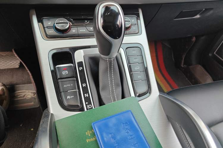 Used Geely Auto Emgrand X7 Sport 2016 1.8TD Automatic Smart Model Gear Lever