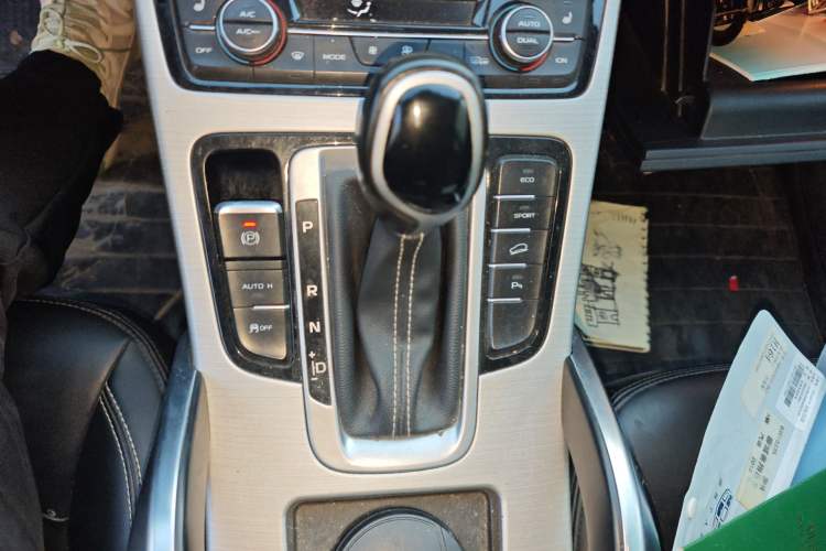 Used Geely Auto Emgrand X7 Sport 2016 1.8TD Automatic Smart Model Gear Lever