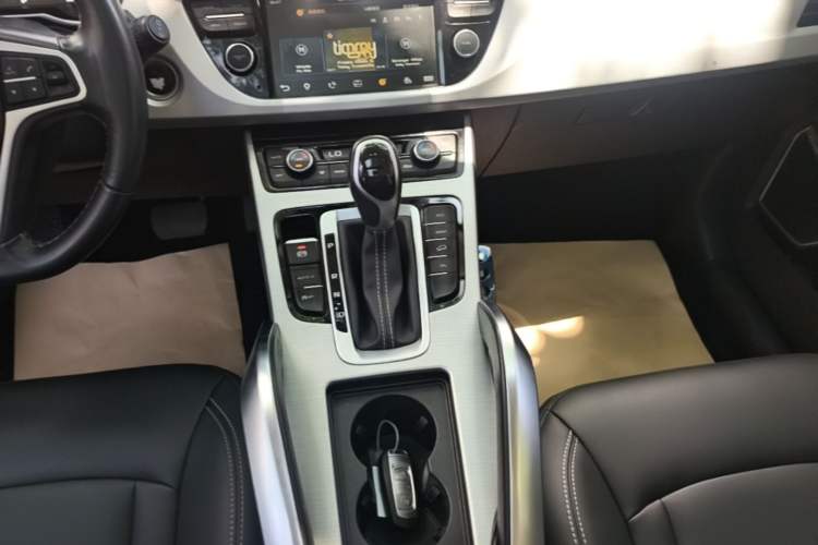 Used Geely Auto Emgrand X7 Sport 2016 1.8TD Automatic Smart Connectivity Version Gear Lever