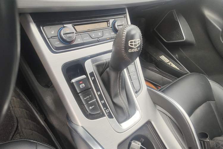 Used Geely Auto Emgrand X7 Sport 2016 1.8TD Automatic Smart Model Gear Lever