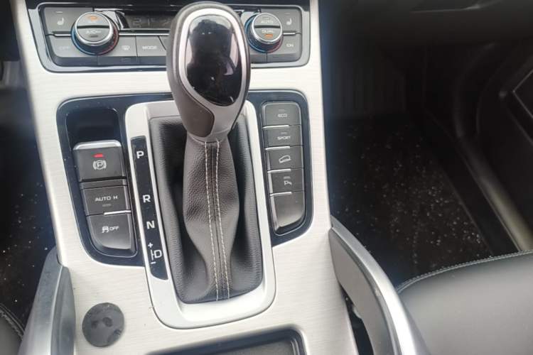 Used Geely Auto Emgrand X7 Sport 2016 1.8TD Automatic Smart Model Gear Lever