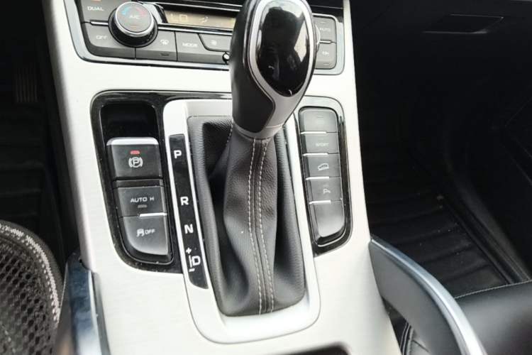 Used Geely Auto Emgrand X7 Sport 2016 1.8TD Automatic ZhiShang Model Gear Lever