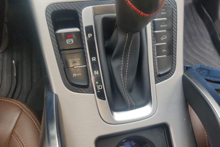 Used Geely Auto Emgrand X7 Sport 2016 1.8TD Automatic ZhiZun Version Gear Lever
