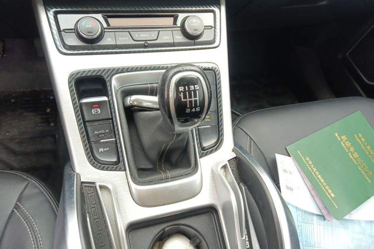 Used Geely Auto Emgrand X7 Sport 2016 2.0L Manual ZhiShang Version Gear Lever