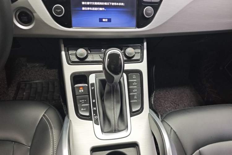 Used Geely Auto Emgrand X7 Sport 2016 1.8TD Automatic Smart Connectivity Version Gear Lever