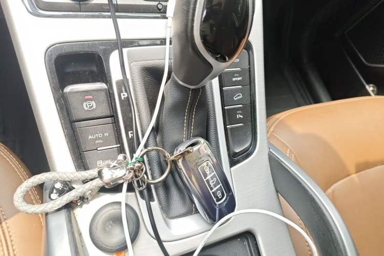 Used Geely Auto Emgrand X7 Sport 2016 1.8TD Automatic ZhiZun Version Gear Lever