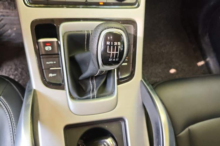 Used Geely Auto Emgrand X7 Sport 2016 2.0L Manual Smart Connect Version Gear Lever