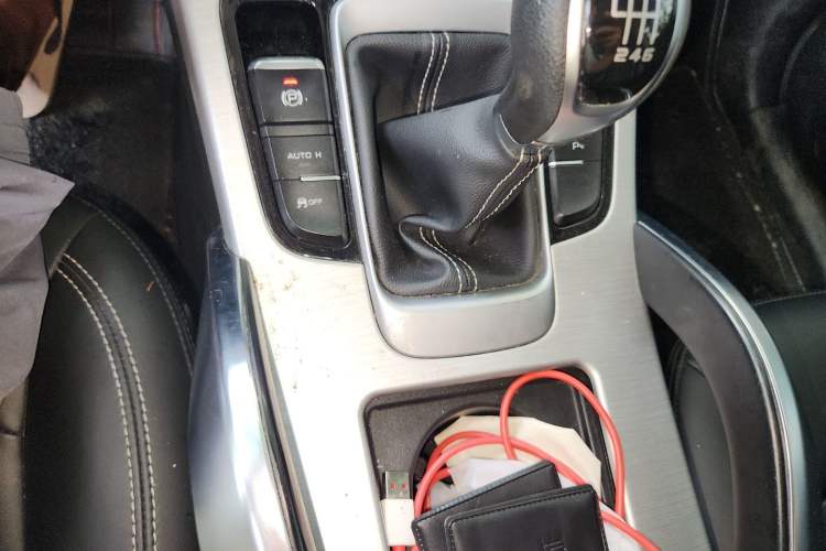 Used Geely Auto Emgrand X7 Sport 2016 2.0L Manual ZhiShang Version Gear Lever