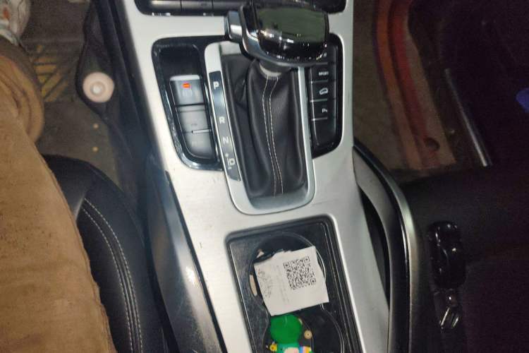 Used Geely Auto Emgrand X7 Sport 2016 1.8TD Automatic Smart Model Gear Lever