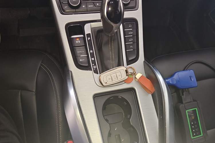 Used Geely Auto Emgrand X7 Sport 2016 1.8TD Automatic Smart Connectivity Version Gear Lever