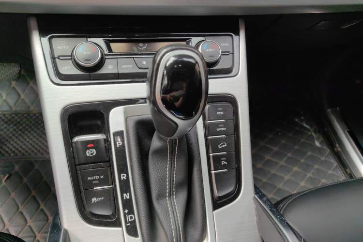 Used Geely Auto Emgrand X7 Sport 2016 1.8TD Automatic ZhiShang Model Gear Lever