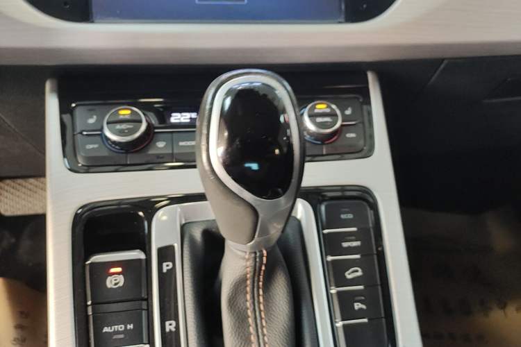 Used Geely Auto Emgrand X7 Sport 2016 1.8TD Automatic ZhiZun Version Gear Lever