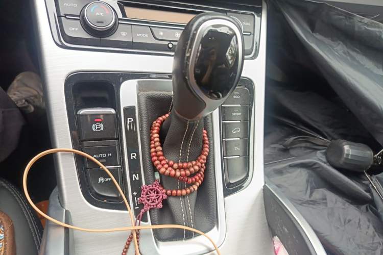 Used Geely Auto Emgrand X7 Sport 2016 1.8TD Automatic Smart Connectivity Version Gear Lever